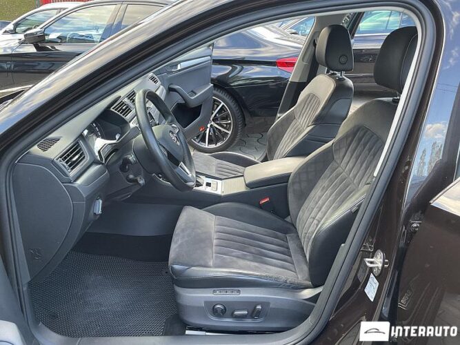 Skoda Superb 43 interauto-car