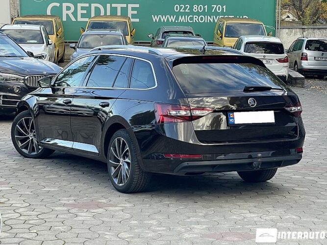 Skoda Superb 40 interauto-car