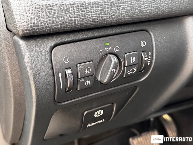 Volvo XC 60 38 interauto-car
