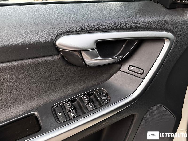 Volvo XC 60 22 automobil-interauto