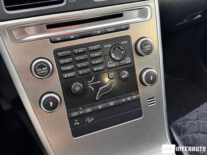 Volvo XC 60 36 interauto-car