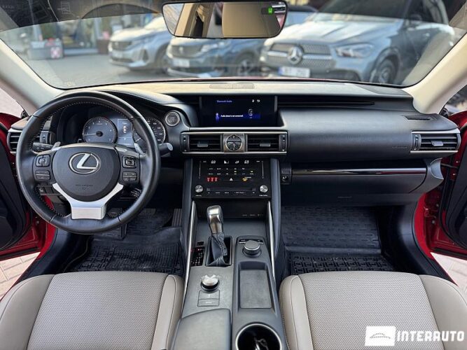 Lexus IS 300 40 interauto-car