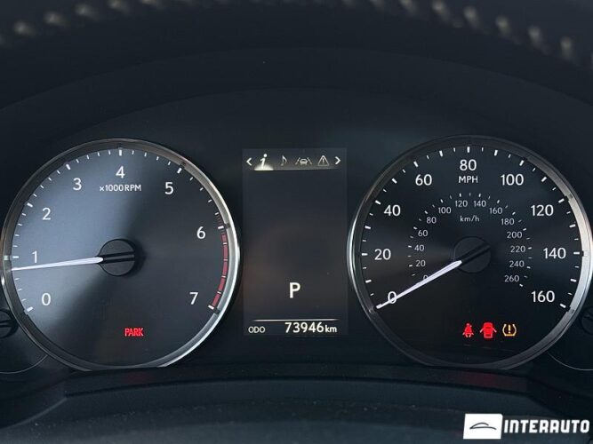 Lexus IS 300 42 interauto-car