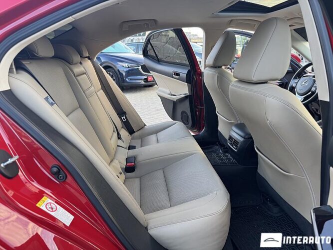 Lexus IS 300 52 interauto-car