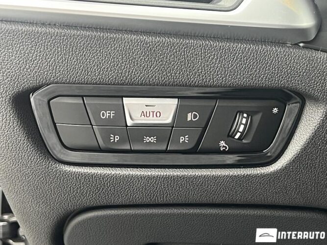 BMW 330 40 interauto-car