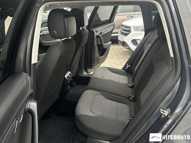 Volkswagen Passat 44 interauto-car