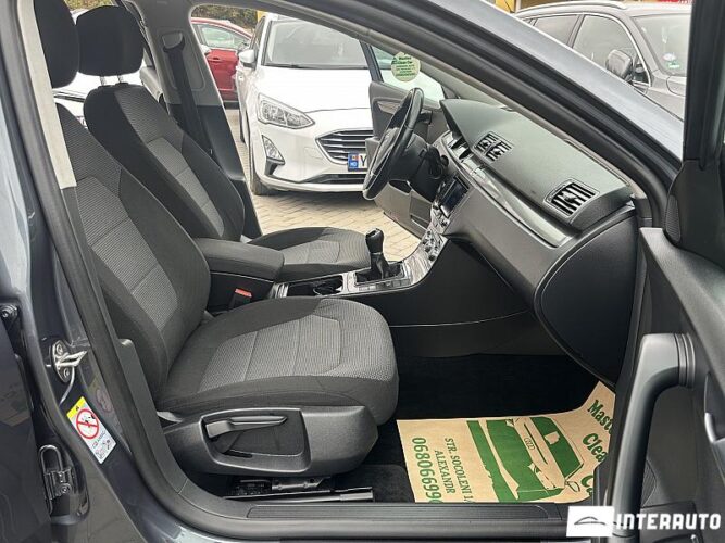 Volkswagen Passat 46 interauto-car