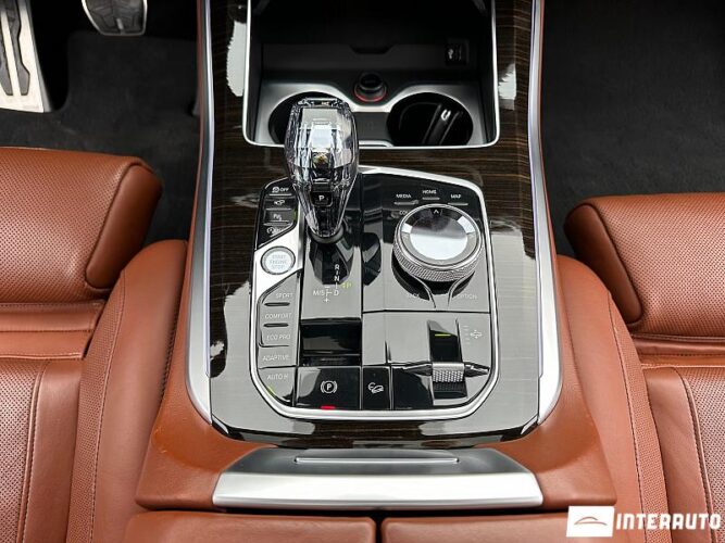 BMW X5 4.0i 46 interauto-car