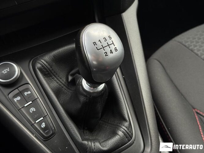 Ford Focus 43 interauto-car