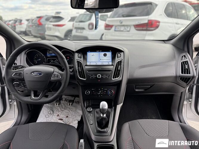 Ford Focus 37 interauto-car