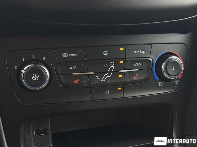 Ford Focus 42 interauto-car