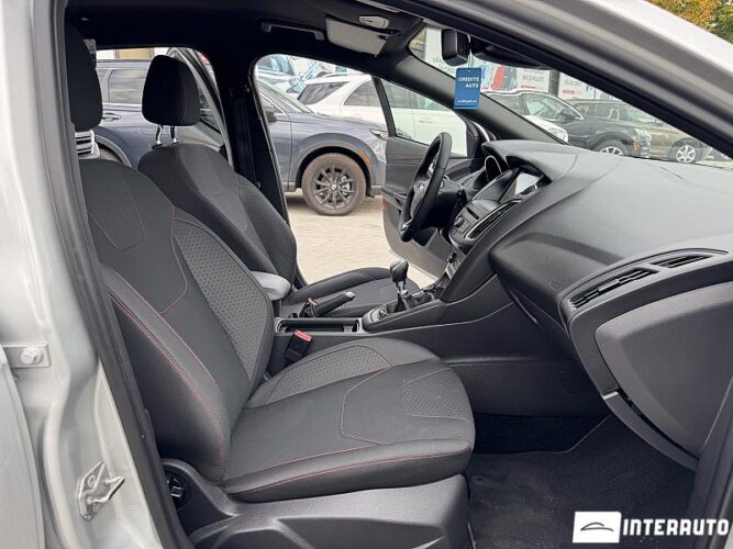 Ford Focus 47 interauto-car