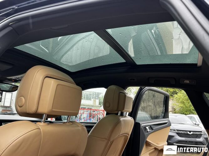 Porsche Macan 48 interauto-car