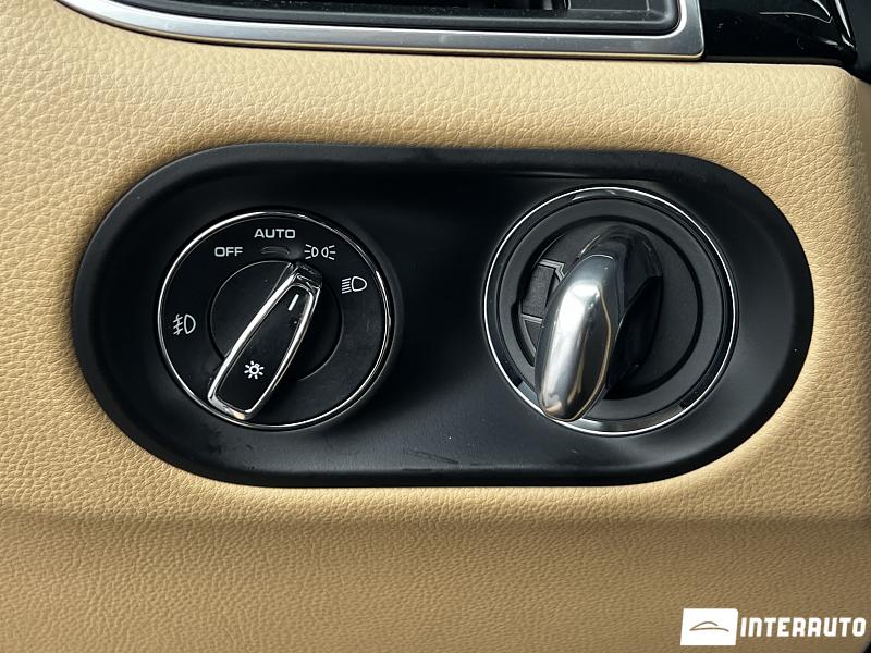 Porsche Macan 25 automobil-interauto