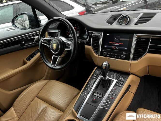 Porsche Macan 39 interauto-car