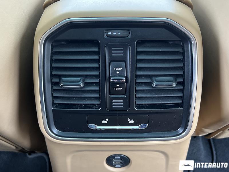 Porsche Macan 27 automobil-interauto