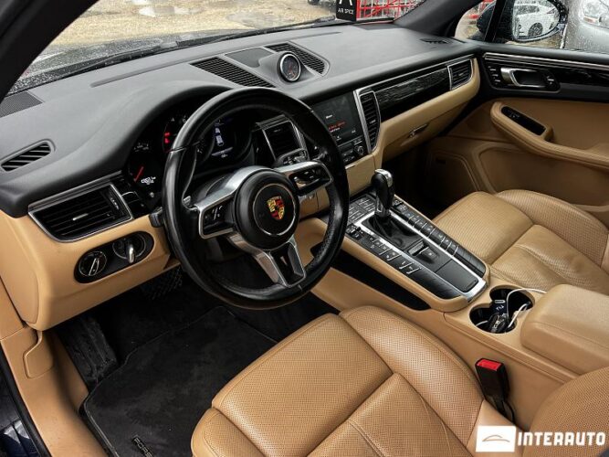 Porsche Macan 40 interauto-car
