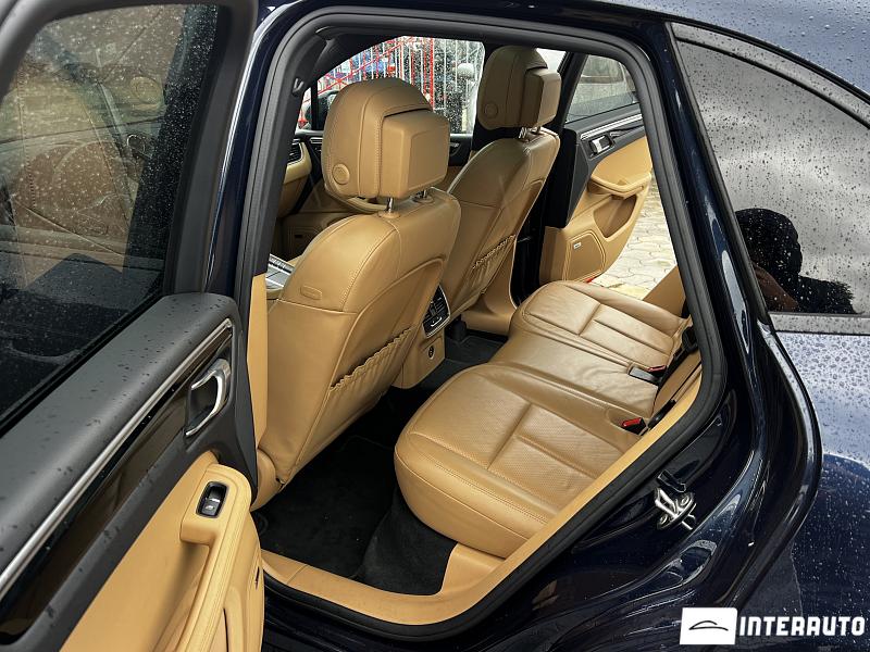 Porsche Macan 30 automobil-interauto
