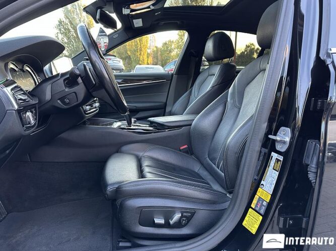 BMW 530e 36 interauto-car