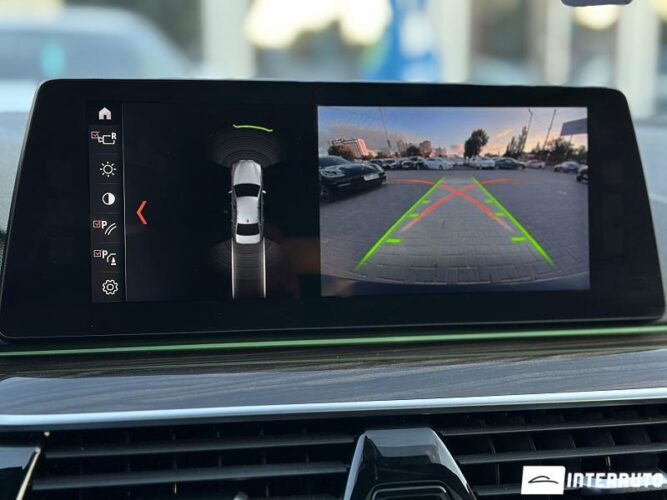 BMW 530e 44 interauto-car