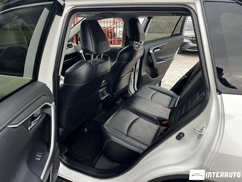 Toyota Rav-4 26 automobil-interauto