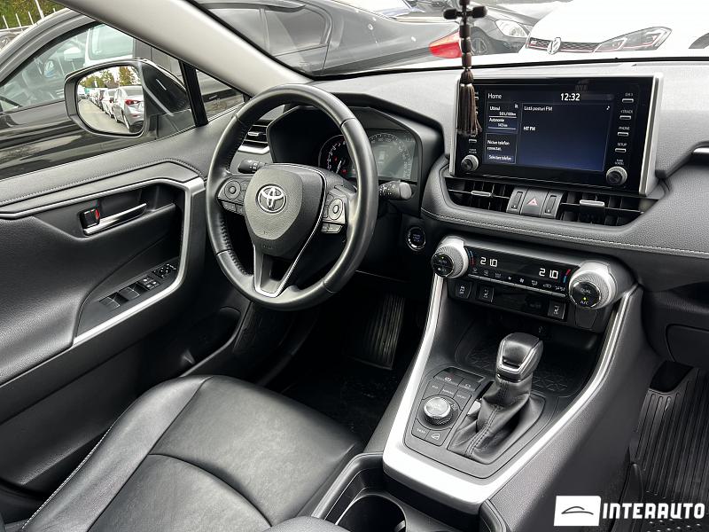 Toyota Rav-4 16 automobil-interauto