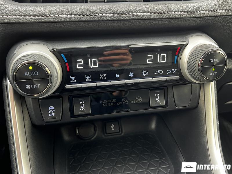 Toyota Rav-4 21 automobil-interauto