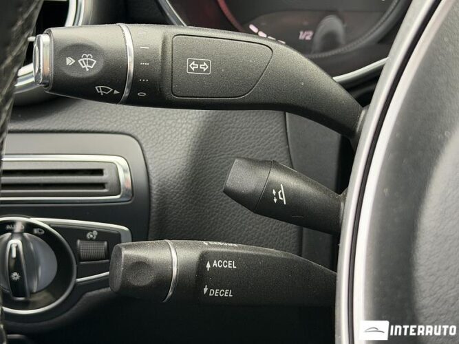 Mercedes C 350e 46 interauto-car