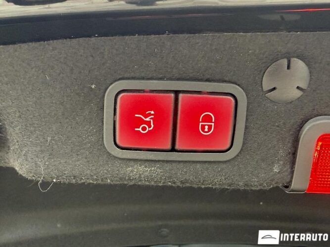 Mercedes C 350e 57 interauto-car