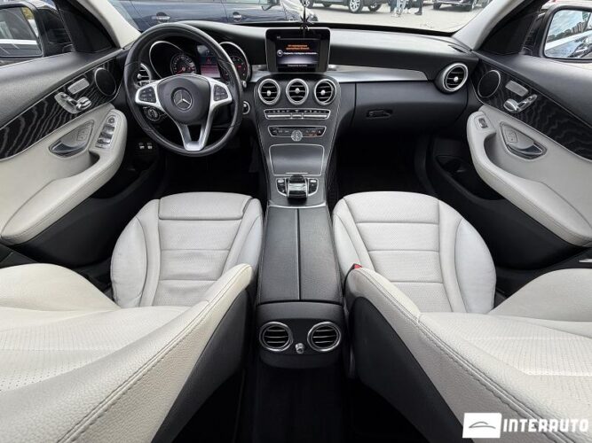 Mercedes C 350e 52 interauto-car