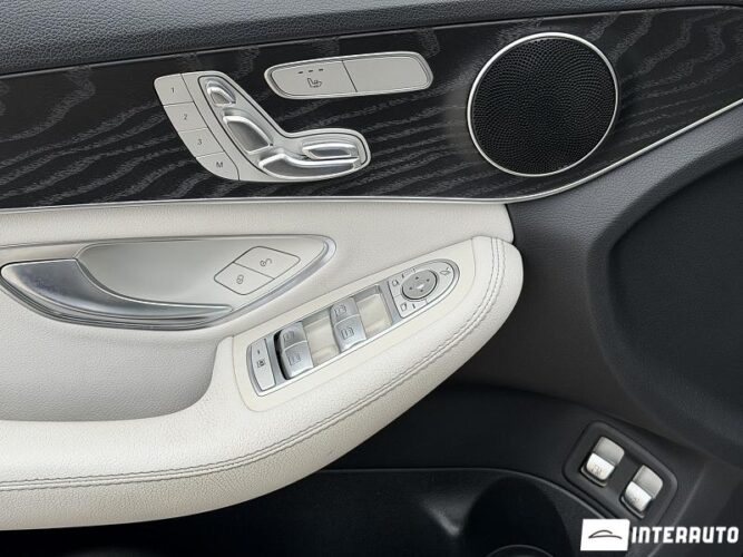 Mercedes C 350e 44 interauto-car