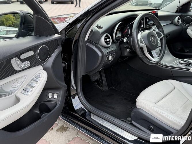 Mercedes C 350e 41 interauto-car