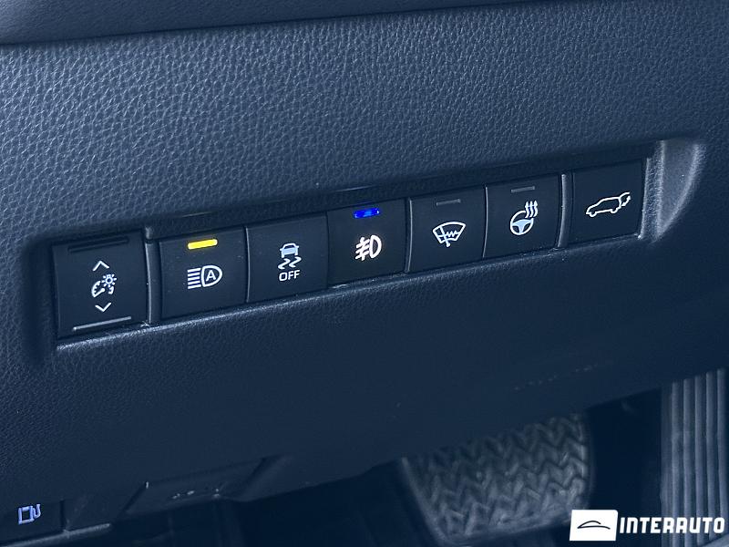 Toyota Venza 17 automobil-interauto