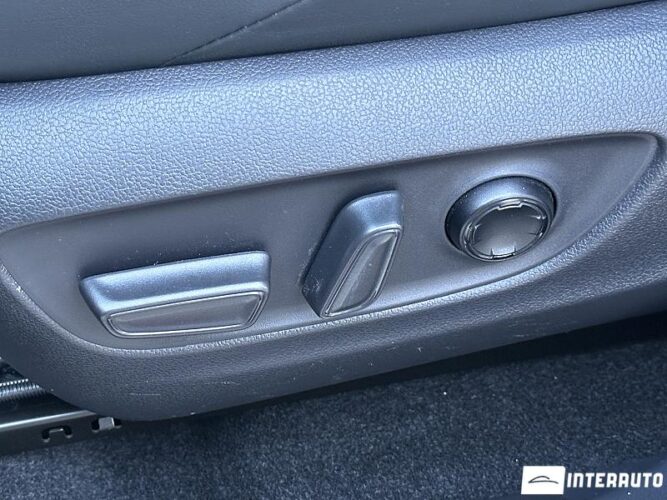 Toyota Venza 58 interauto-car