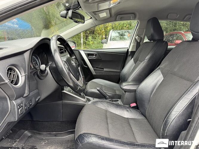 Toyota Auris 34 interauto-car
