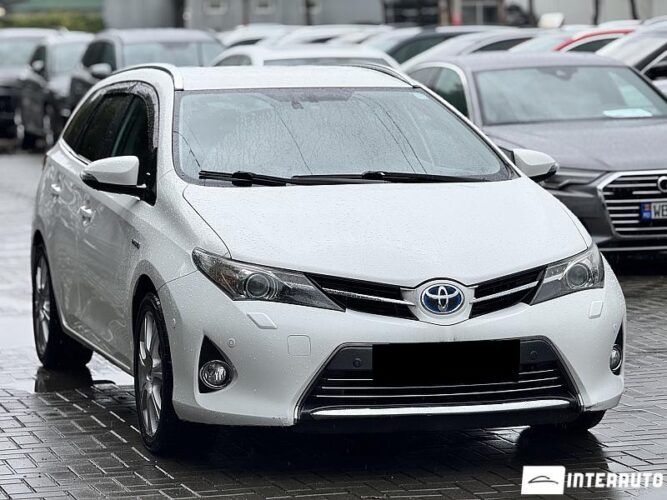 Toyota Auris 32 interauto-car