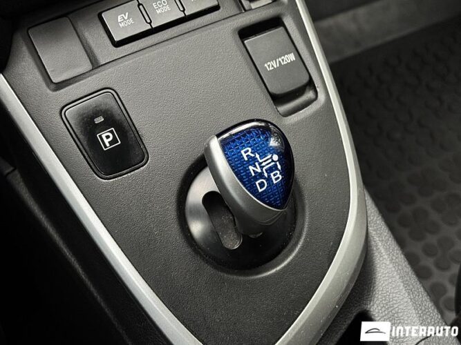 Toyota Auris 42 interauto-car