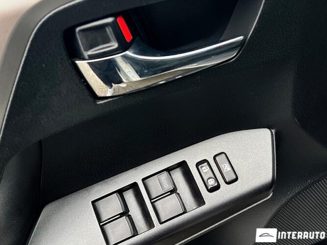 Toyota Rav-4 37 interauto-car