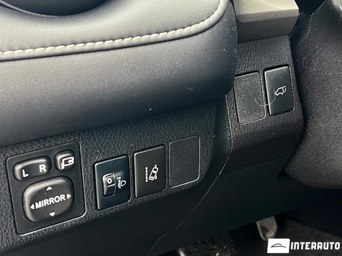 Toyota Rav-4 38 interauto-car