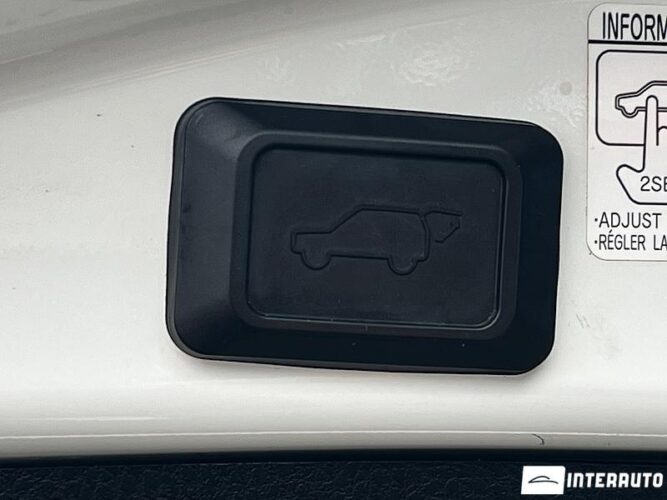 Toyota Rav-4 51 interauto-car