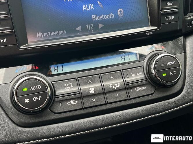 Toyota Rav-4 44 interauto-car