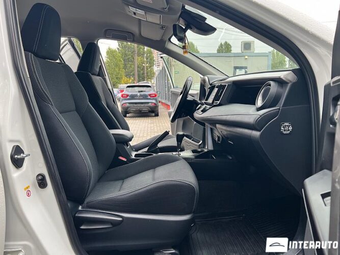 Toyota Rav-4 47 interauto-car