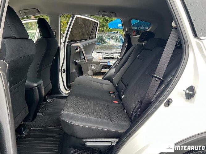 Toyota Rav-4 49 interauto-car