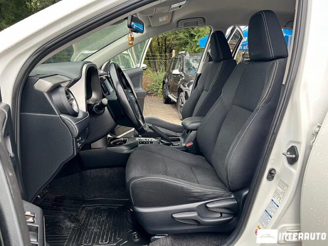 Toyota Rav-4 36 interauto-car