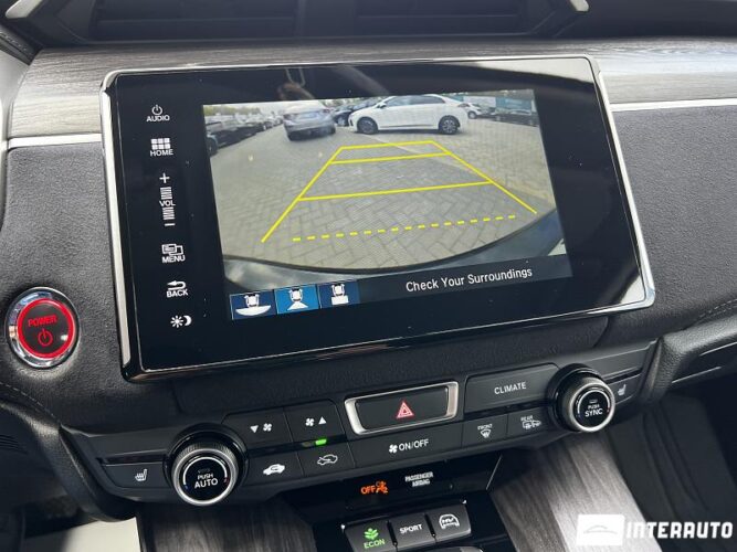 Honda Clarity 38 interauto-car