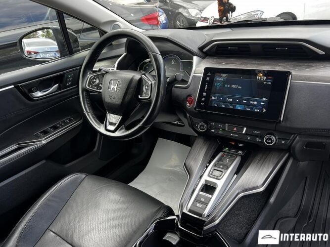 Honda Clarity 34 interauto-car