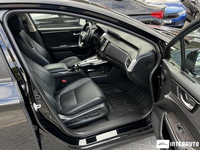 Honda Clarity 33 interauto-car