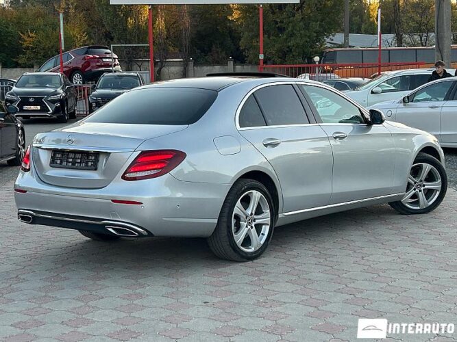 Mercedes E 220 36 interauto-car