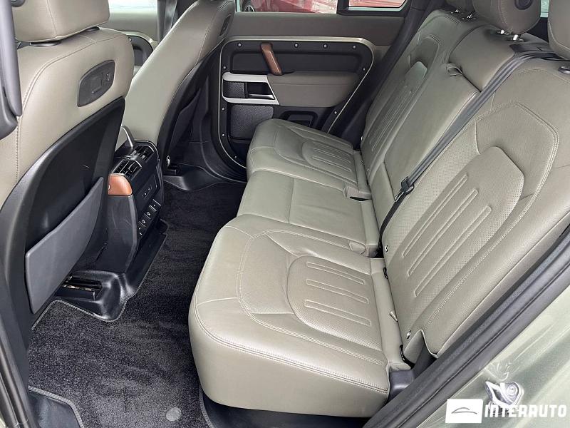 Land Rover Defender 27 automobil-interauto