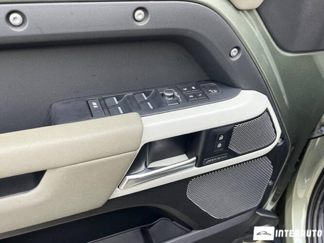 Land Rover Defender 33 interauto-car